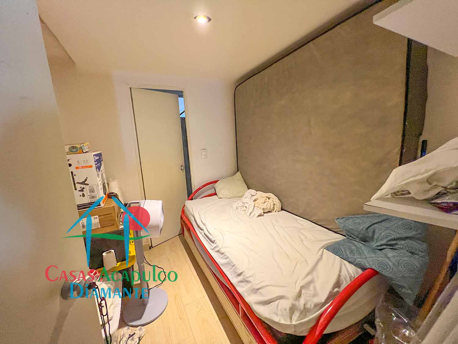 Anchorage 6 - Cuarto de servicio 1 Anchorage 6 - Cuarto de servicio 1